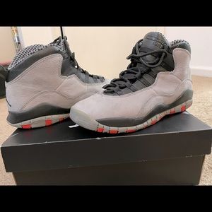 Retro 10’s gently worn infrared gray black and red!!